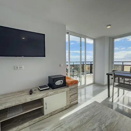 Апартаменты Skol 617 Beachfront Two-bedrooms Duplex With Sea Views Марбелья