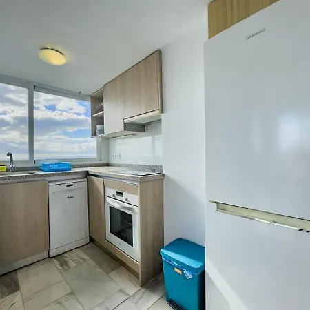 Апартаменты Skol 617 Beachfront Two-bedrooms Duplex With Sea Views Марбелья