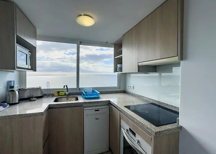 Skol 617 Beachfront Two-bedrooms Duplex With Sea Views